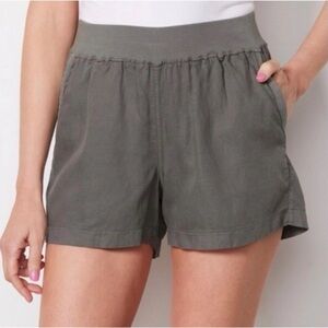 Faherty Arlie Olive Tencel Shorts (Small)